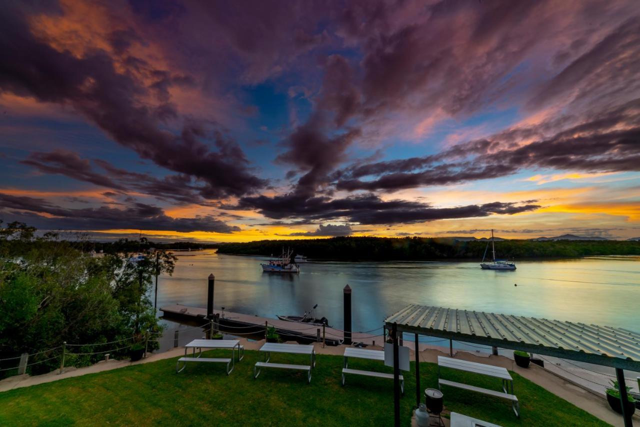Lucinda Fishing Lodge Exterior photo