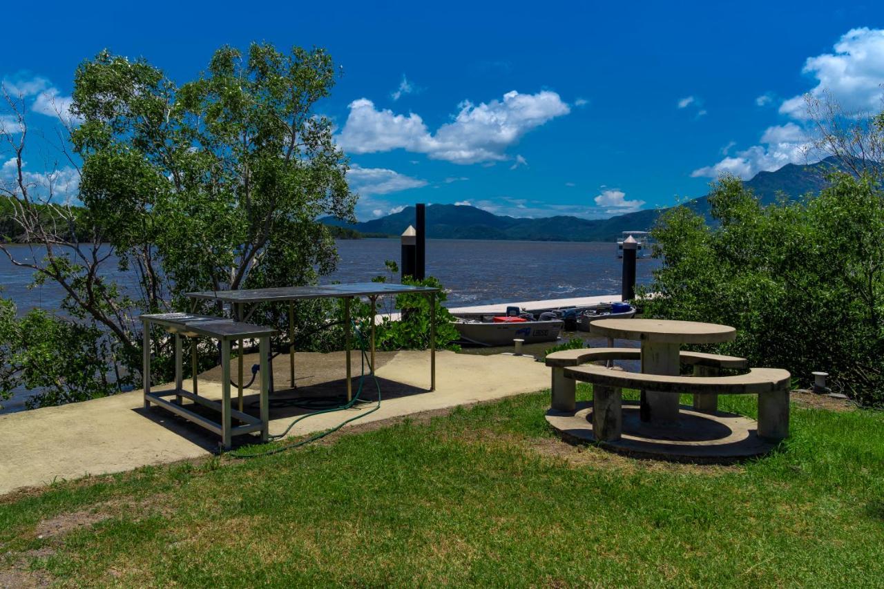 Lucinda Fishing Lodge Exterior photo