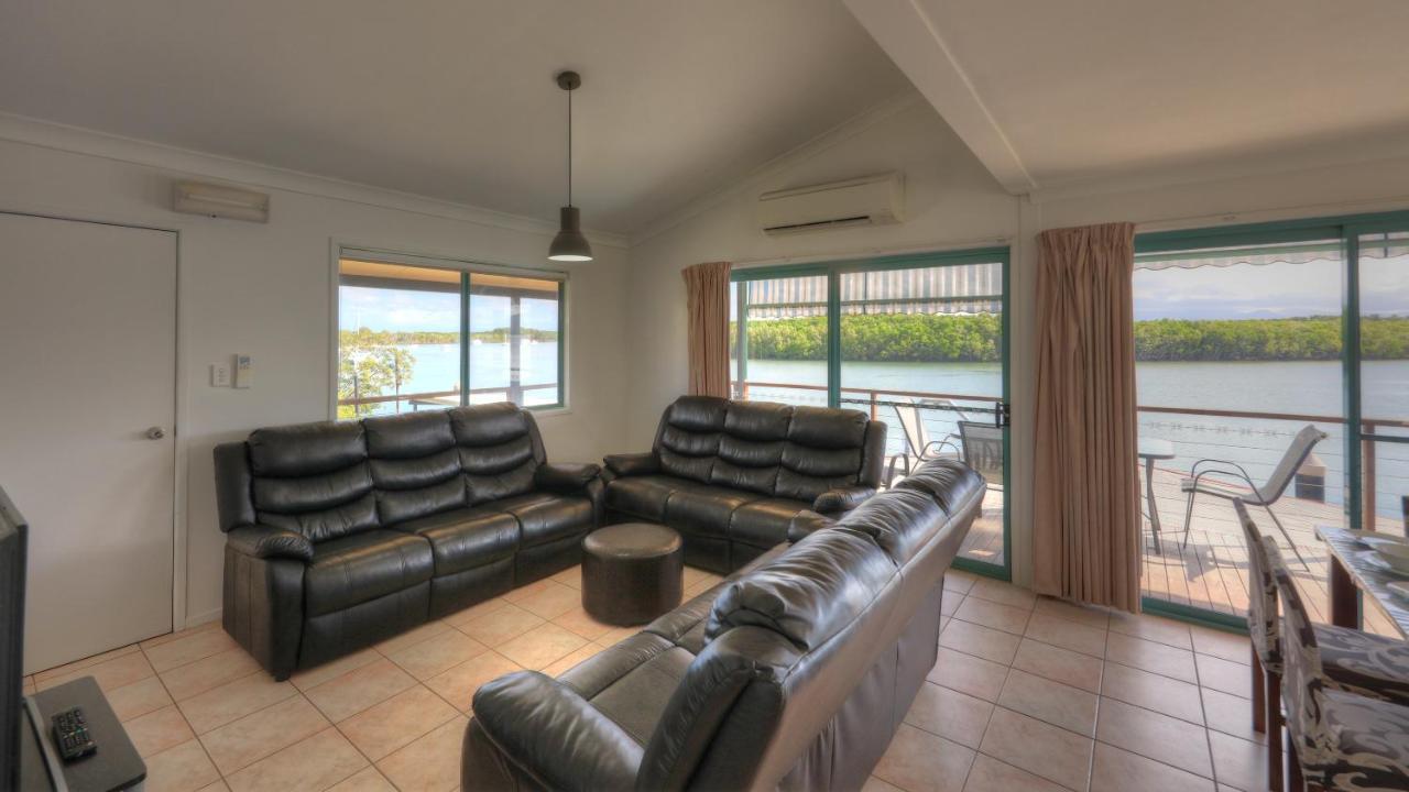 Lucinda Fishing Lodge Exterior photo